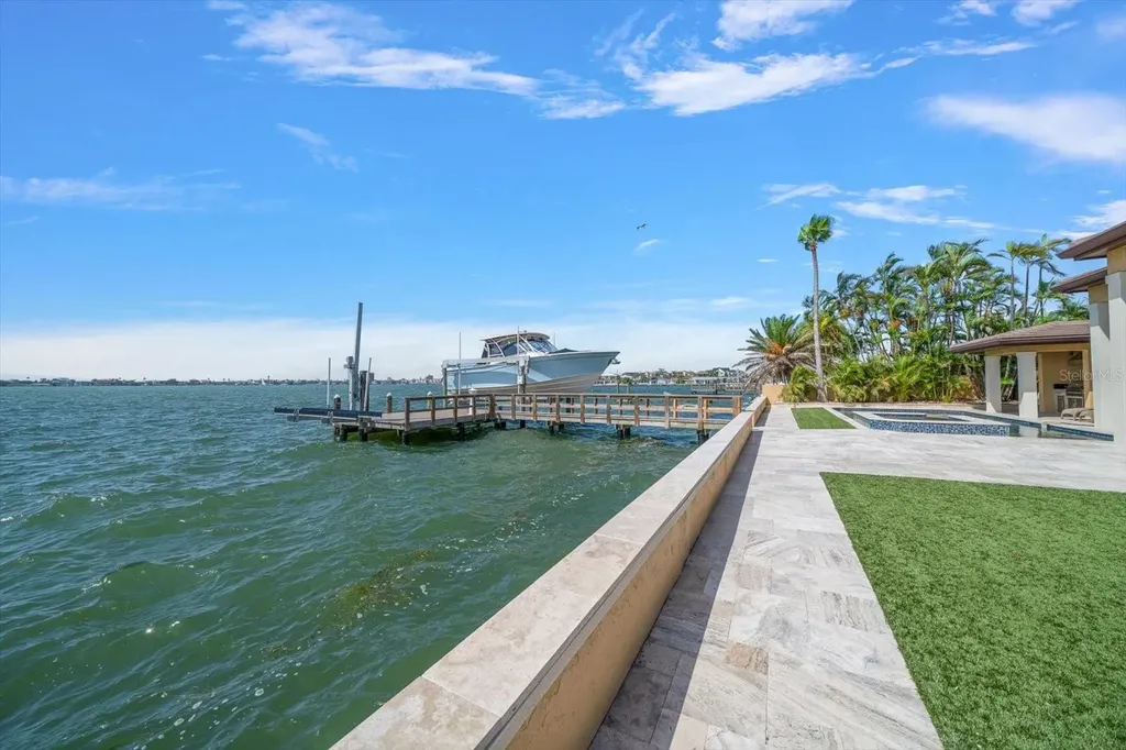 422 55th Avenue St Pete Beach FL 33706