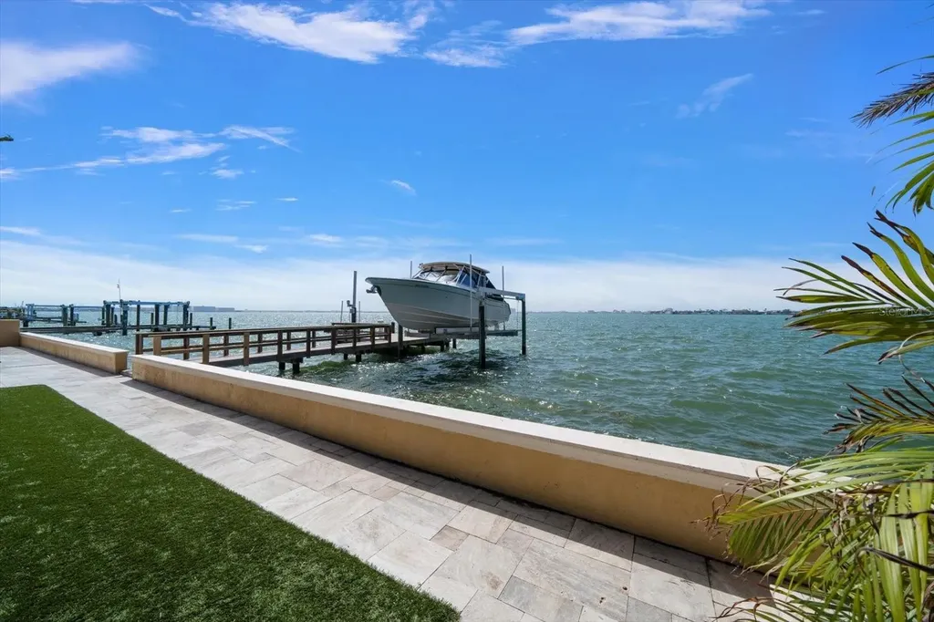 422 55th Avenue St Pete Beach FL 33706