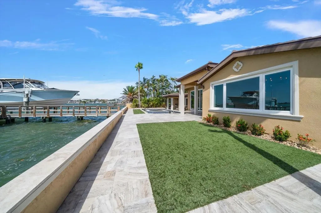 422 55th Avenue St Pete Beach FL 33706