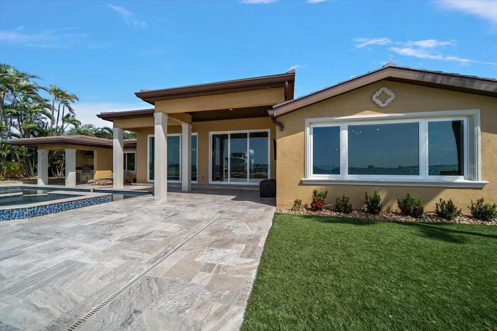 422 55th Avenue St Pete Beach FL 33706