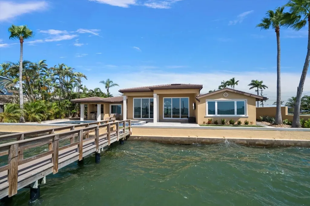 422 55th Avenue St Pete Beach FL 33706