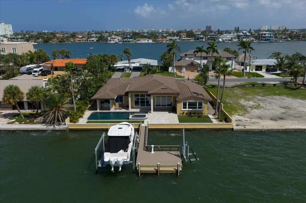 422 55th Avenue St Pete Beach FL 33706