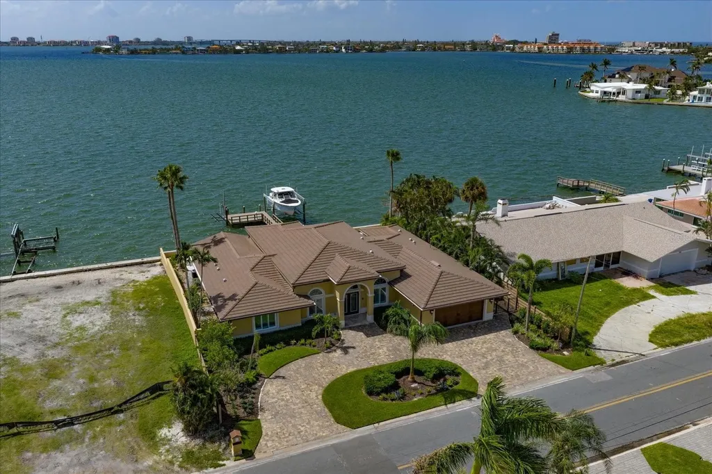 422 55th Avenue St Pete Beach FL 33706