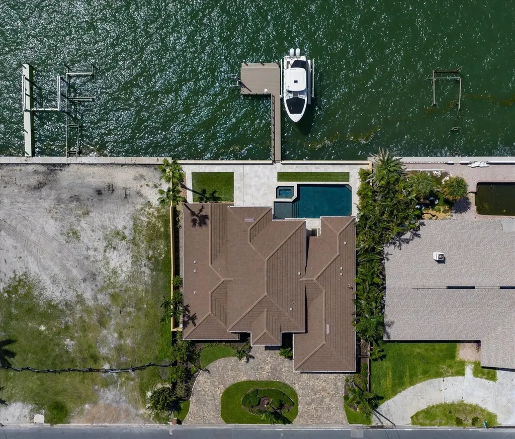 422 55th Avenue St Pete Beach FL 33706