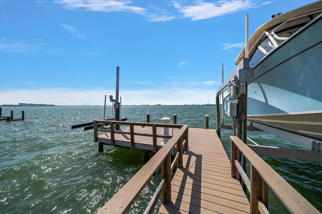 422 55th Avenue St Pete Beach FL 33706