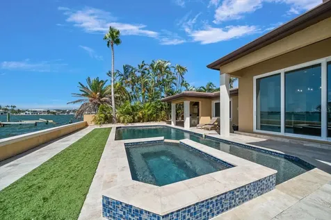 422 55th Avenue St Pete Beach FL 33706