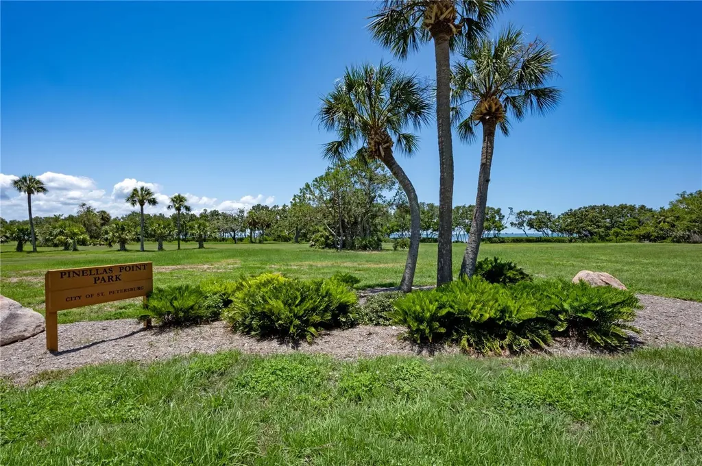 1125 Friendly Way S St Petersburg FL 33705
