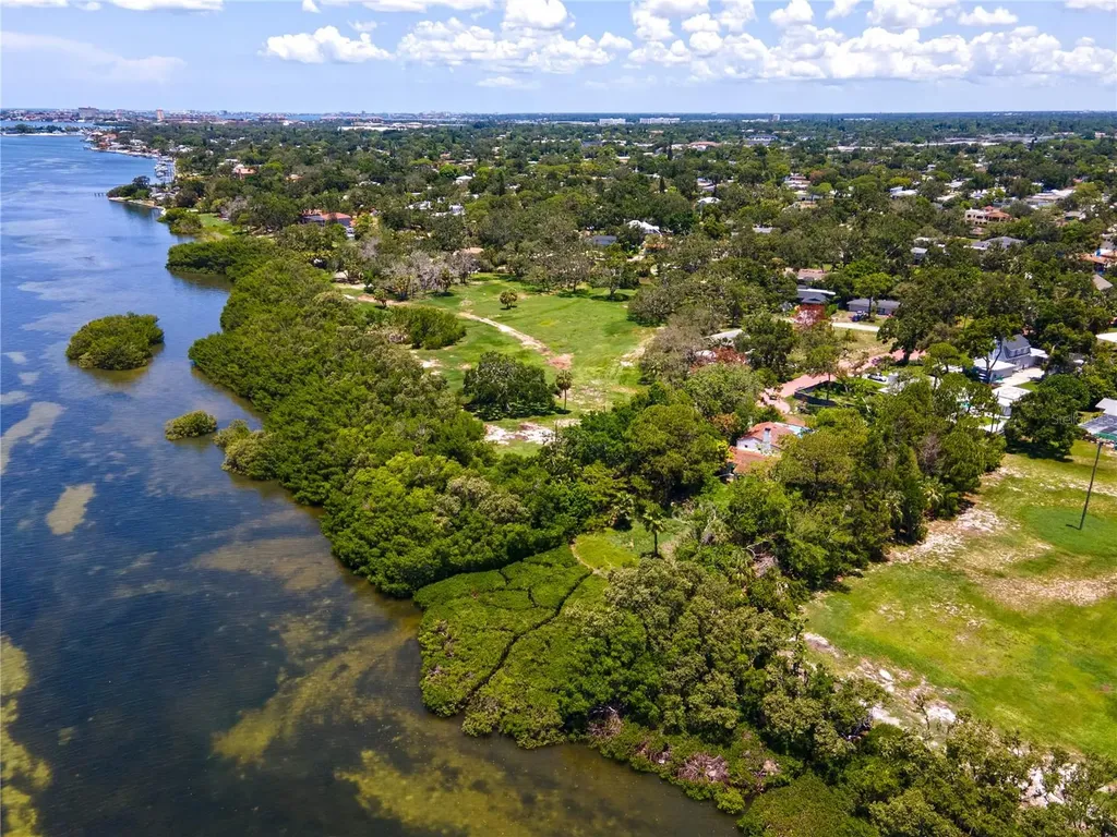 1125 Friendly Way S St Petersburg FL 33705