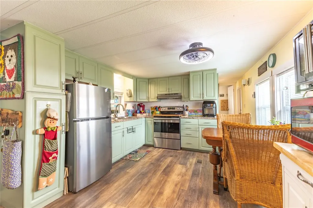 7122 El Greco Street Zephyrhills FL 33541