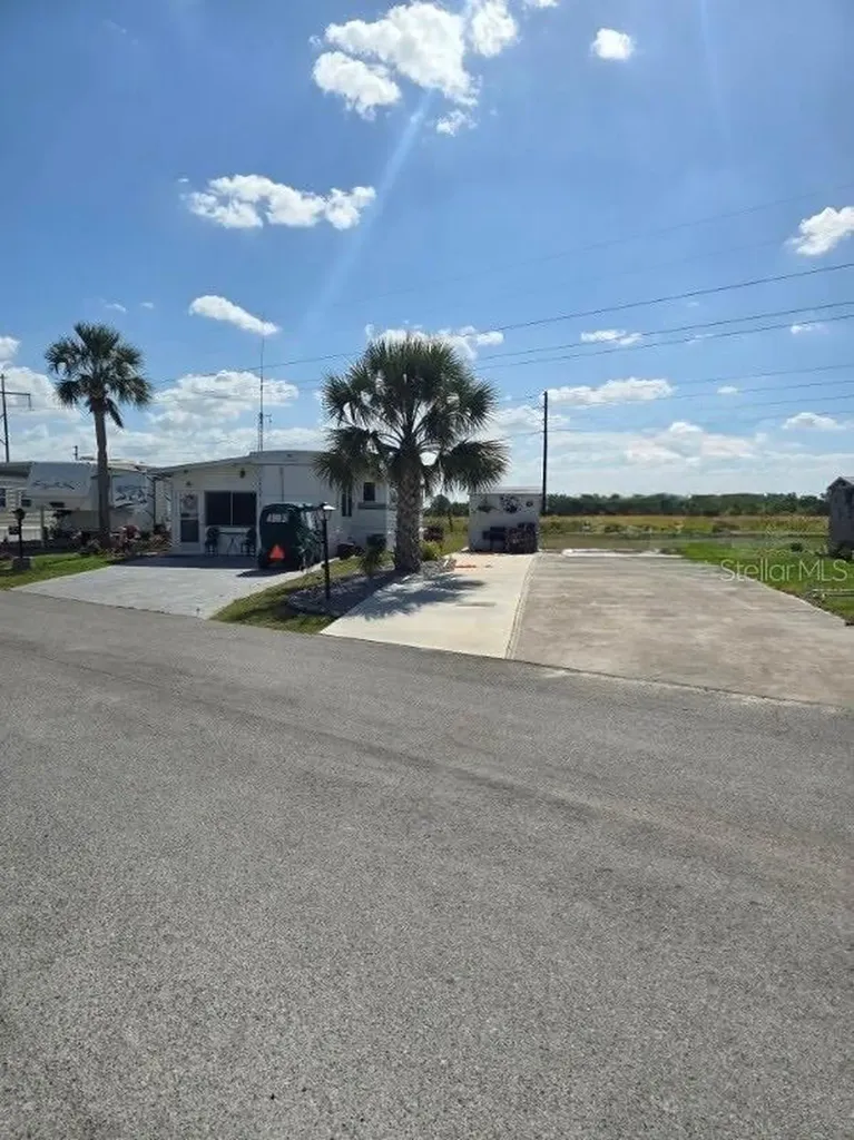 4669 W Palm Drive Bowling Green FL 33834