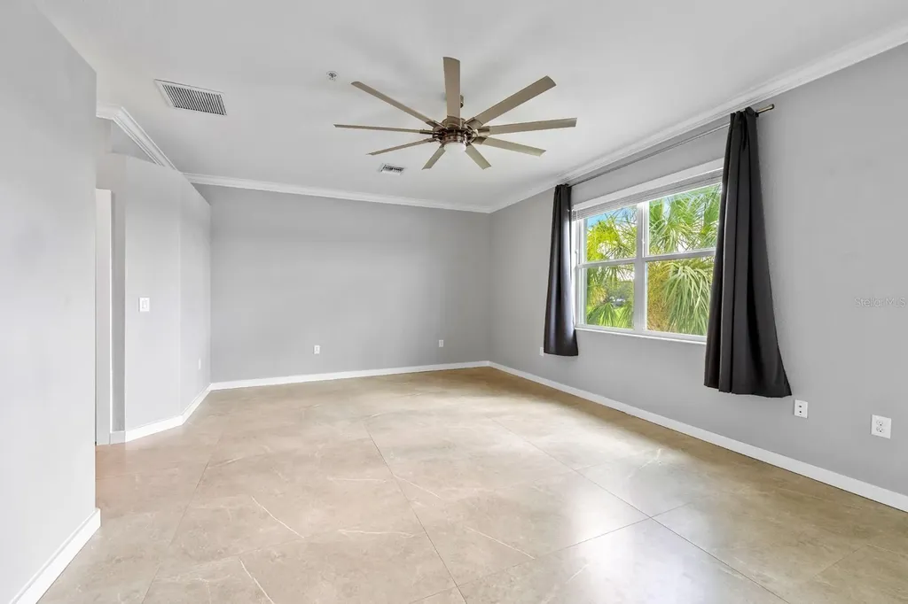 933 Tidewater Shores Loop Bradenton FL 34208