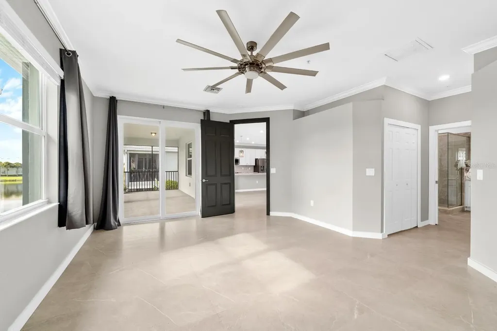 933 Tidewater Shores Loop Bradenton FL 34208