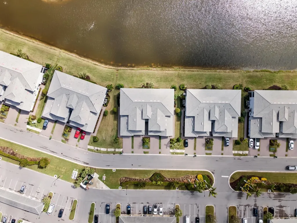 933 Tidewater Shores Loop Bradenton FL 34208