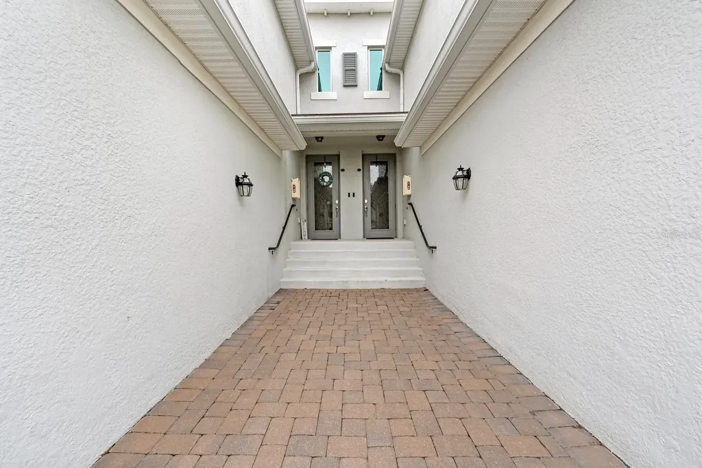 933 Tidewater Shores Loop Bradenton FL 34208