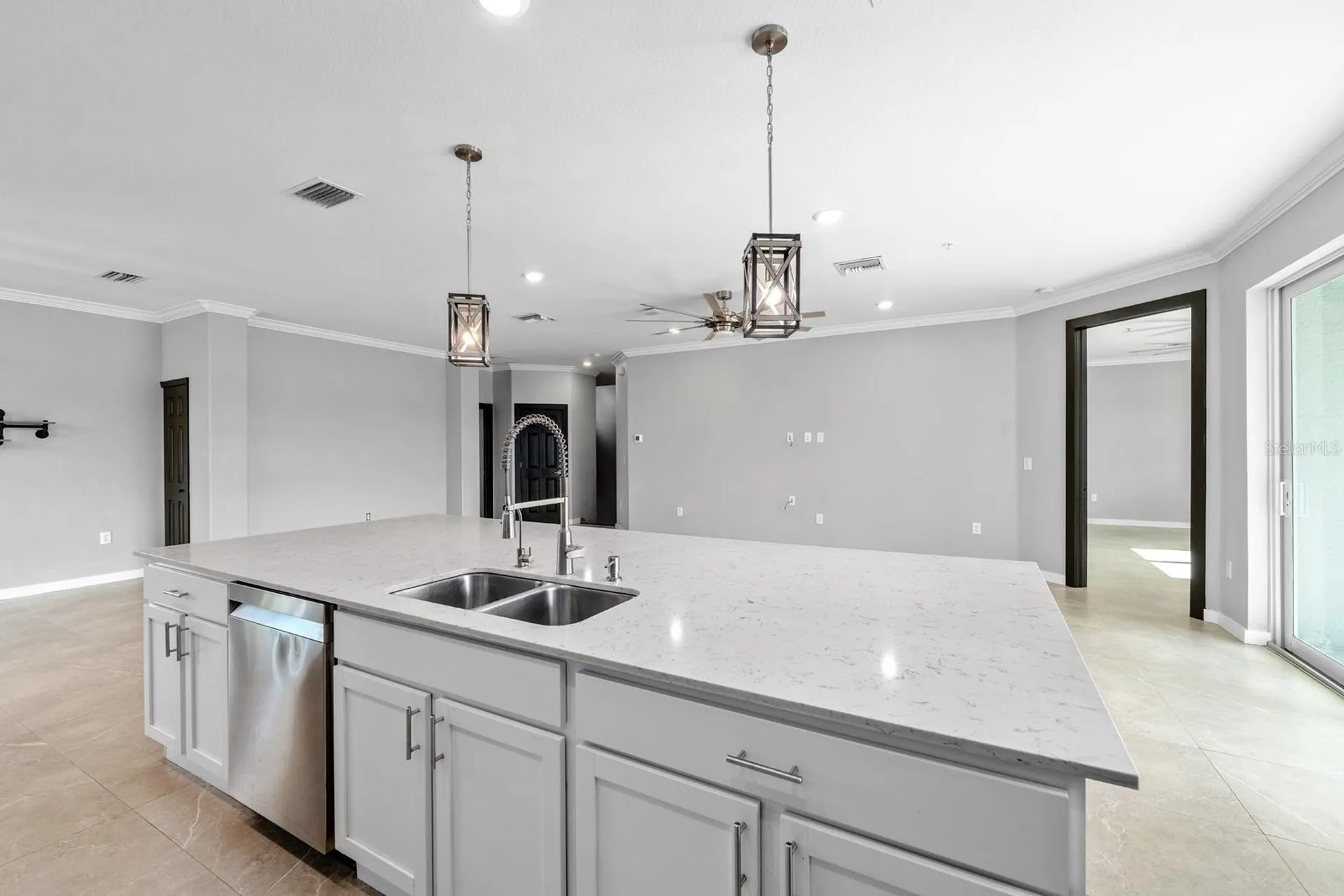 933 Tidewater Shores Loop Bradenton FL 34208
