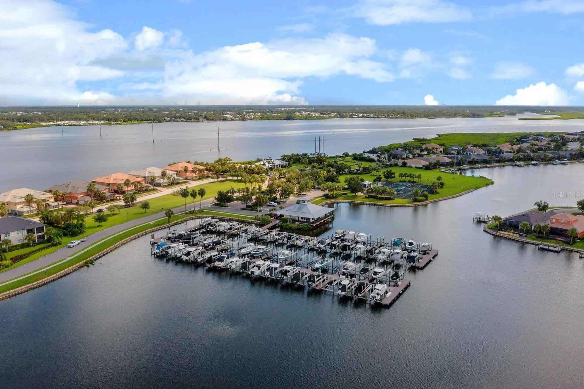 933 Tidewater Shores Loop Bradenton FL 34208