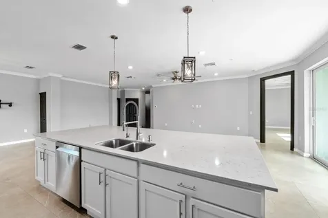 933 Tidewater Shores Loop Bradenton FL 34208