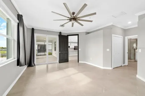 933 Tidewater Shores Loop Bradenton FL 34208