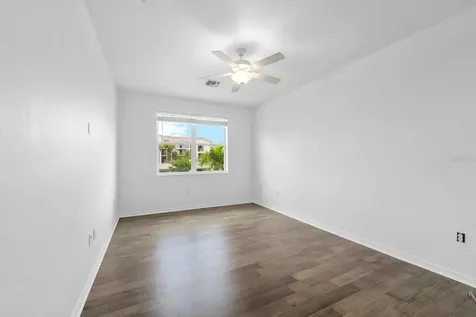 933 Tidewater Shores Loop Bradenton FL 34208