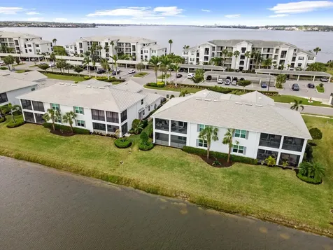 933 Tidewater Shores Loop Bradenton FL 34208