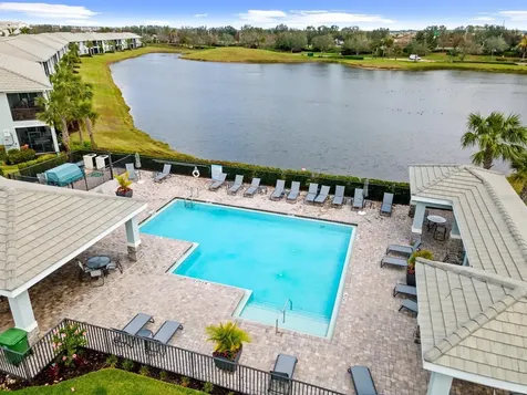 933 Tidewater Shores Loop Bradenton FL 34208