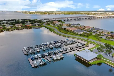 933 Tidewater Shores Loop Bradenton FL 34208