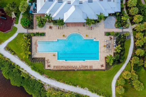 933 Tidewater Shores Loop Bradenton FL 34208