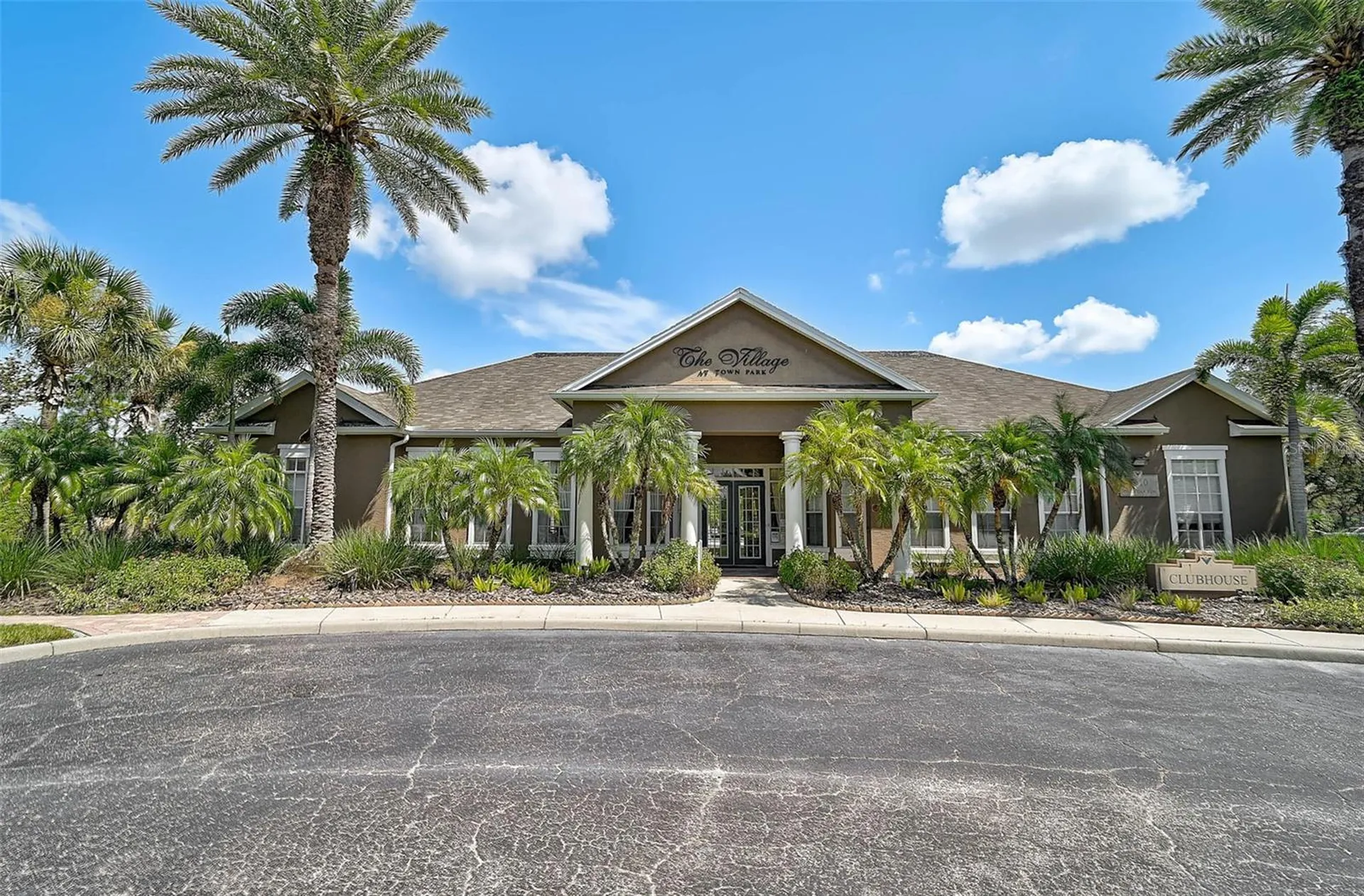 8827 Manor Loop Lakewood Ranch FL 34202