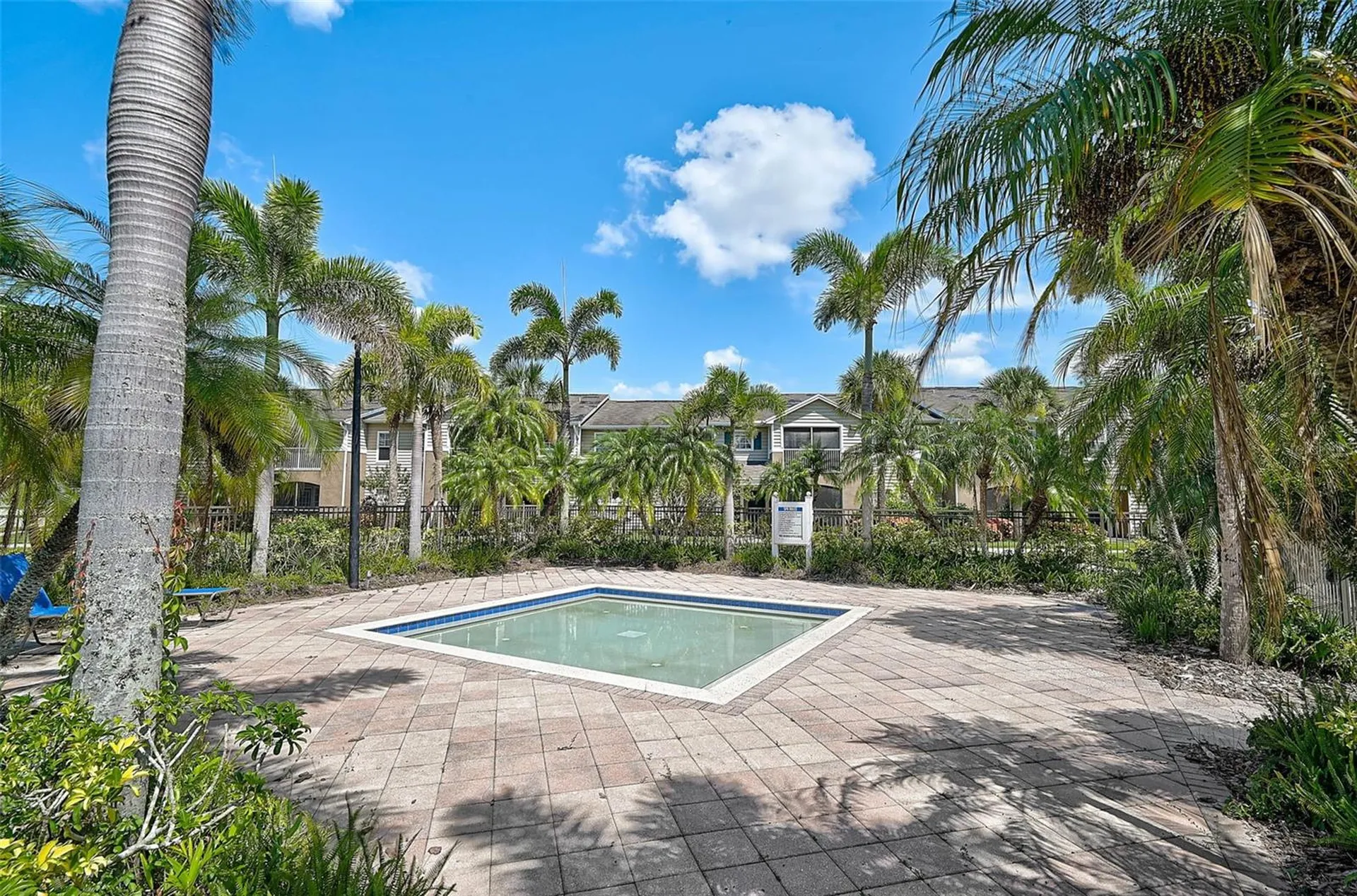 8827 Manor Loop Lakewood Ranch FL 34202