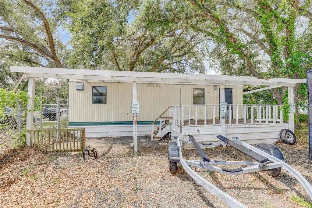 11325 E 92 Highway Seffner FL 33584