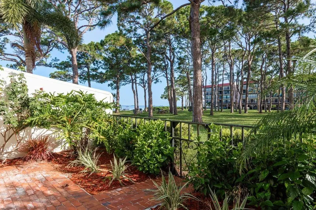 2700 Bayshore Boulevard Dunedin FL 34698