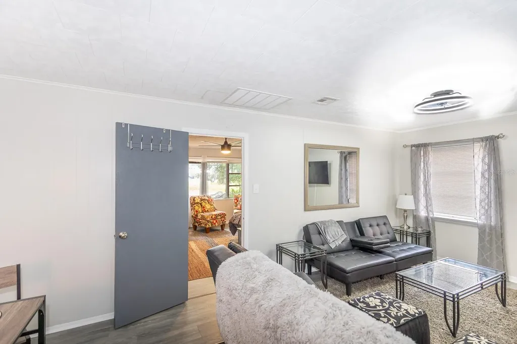 107 S Iona Drive Fruitland Park FL 34731