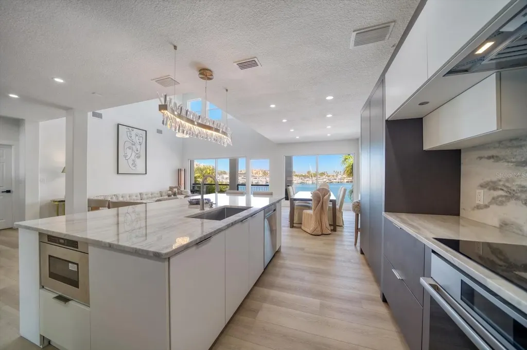 116 Devon Drive Clearwater Beach FL 33767