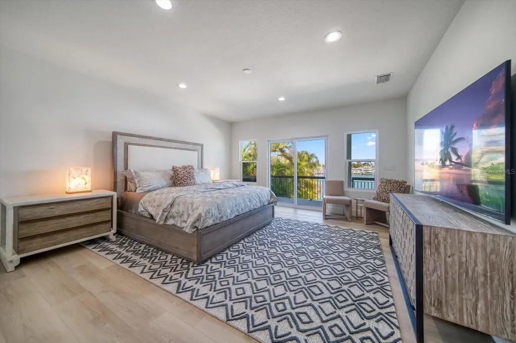 116 Devon Drive Clearwater Beach FL 33767