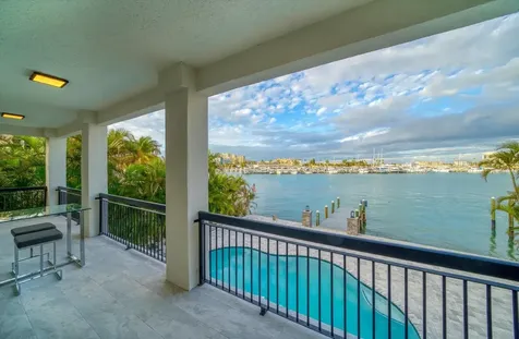116 Devon Drive Clearwater Beach FL 33767