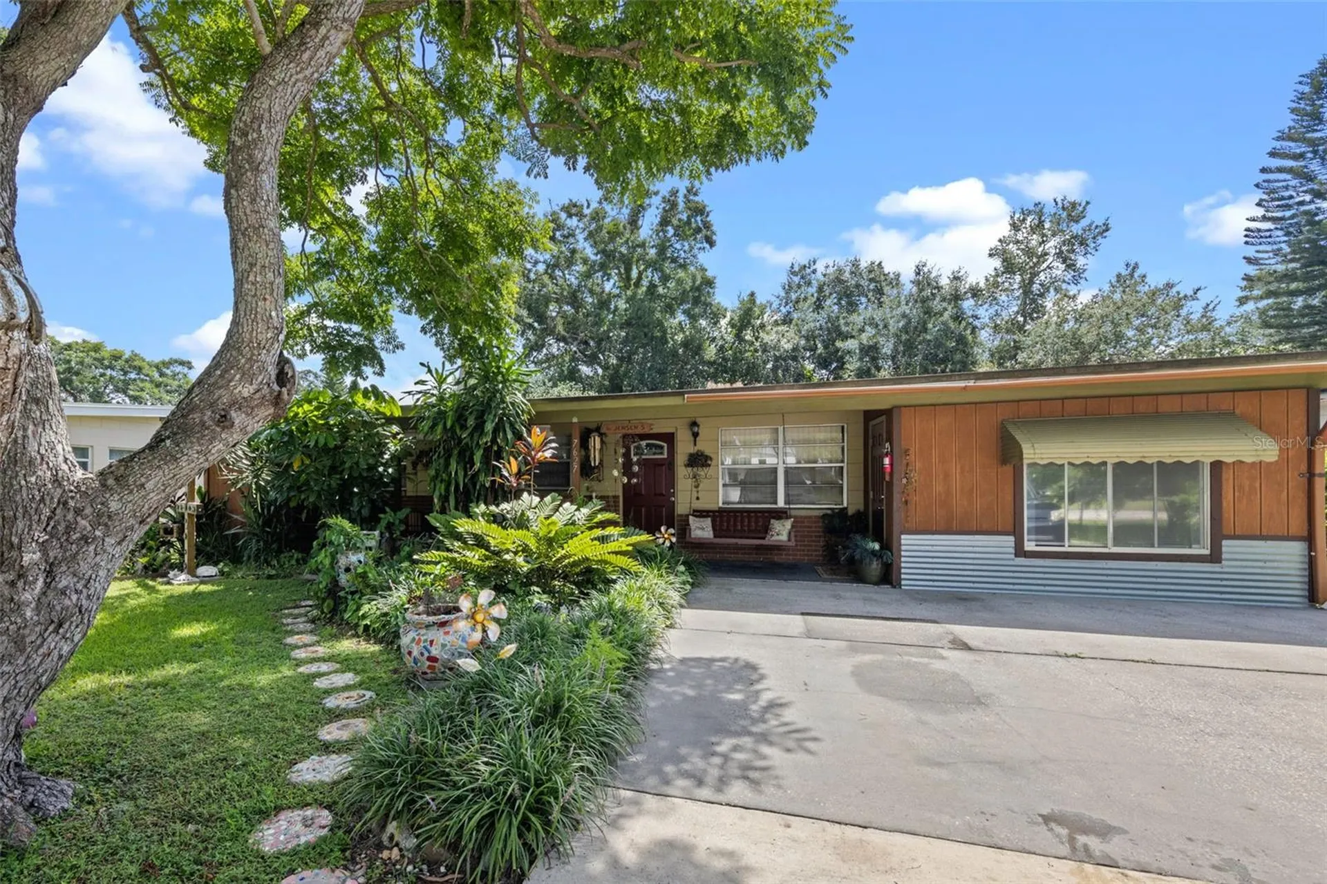 7627 Daetwyler Drive Orlando FL 32812
