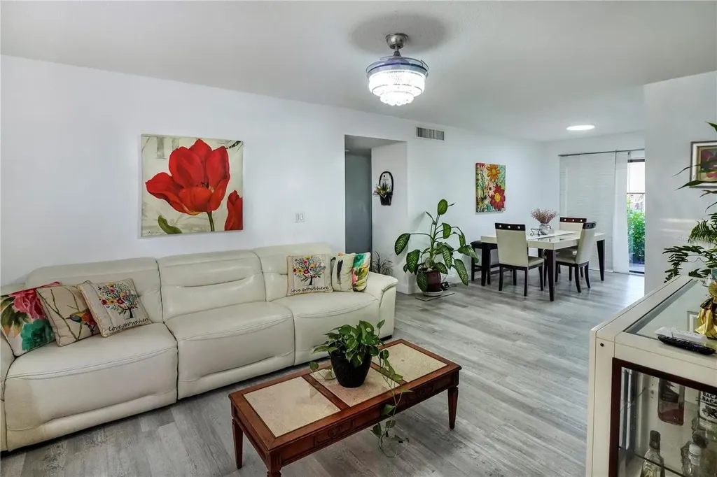1920 E Edgewood Drive Lakeland FL 33803