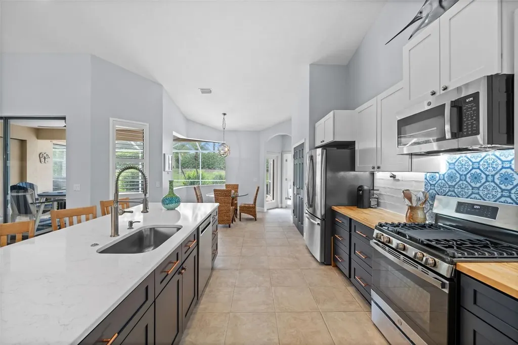 7914 Edmonston Circle Bradenton FL 34201