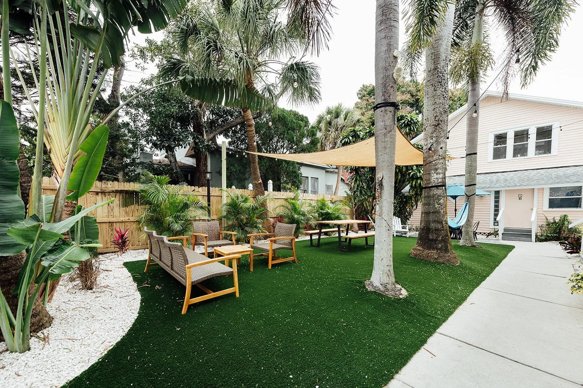 809 10th Avenue N St Petersburg FL 33701
