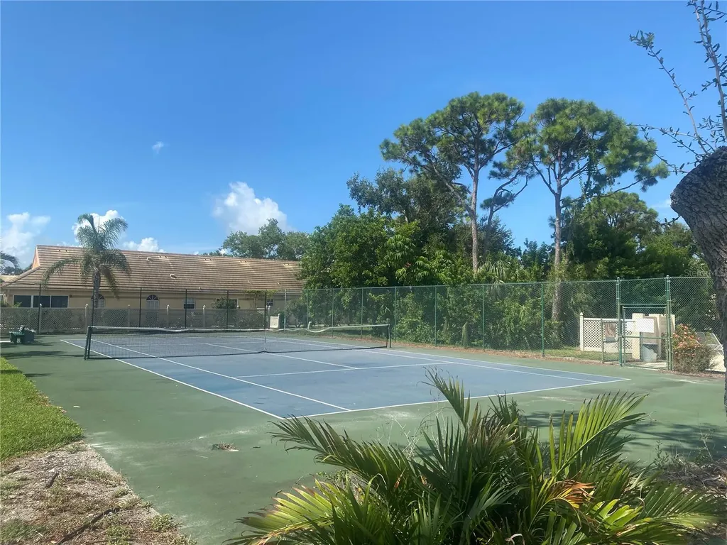 5712 34th Court W Bradenton FL 34210