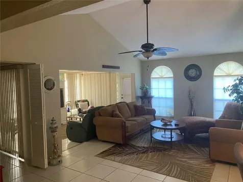 5712 34th Court W Bradenton FL 34210