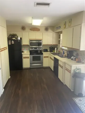 5712 34th Court W Bradenton FL 34210