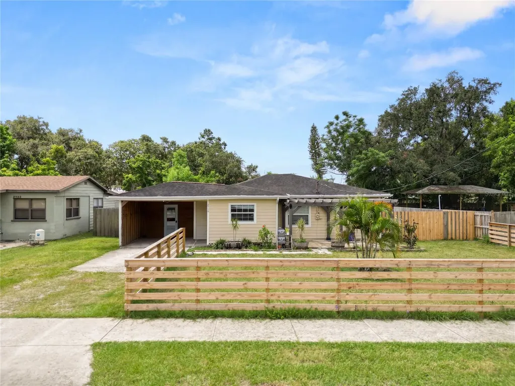 2719 Woodstock Avenue Eaton Park FL 33840