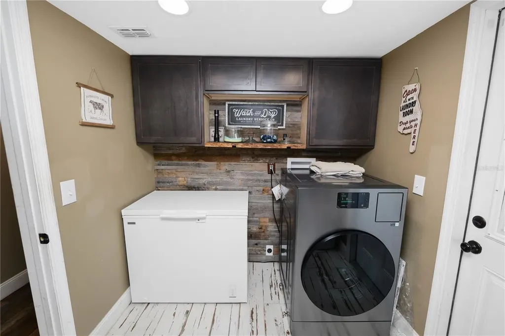 2719 Woodstock Avenue Eaton Park FL 33840