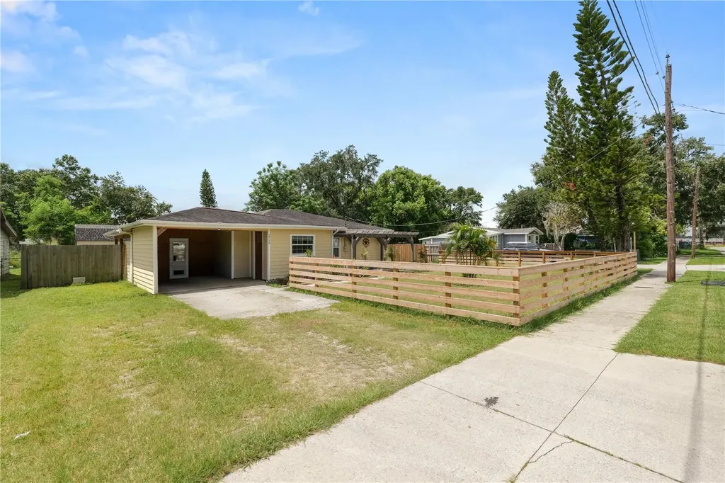 2719 Woodstock Avenue Eaton Park FL 33840
