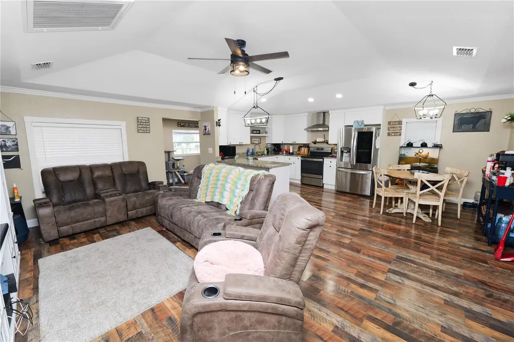 2719 Woodstock Avenue Eaton Park FL 33840