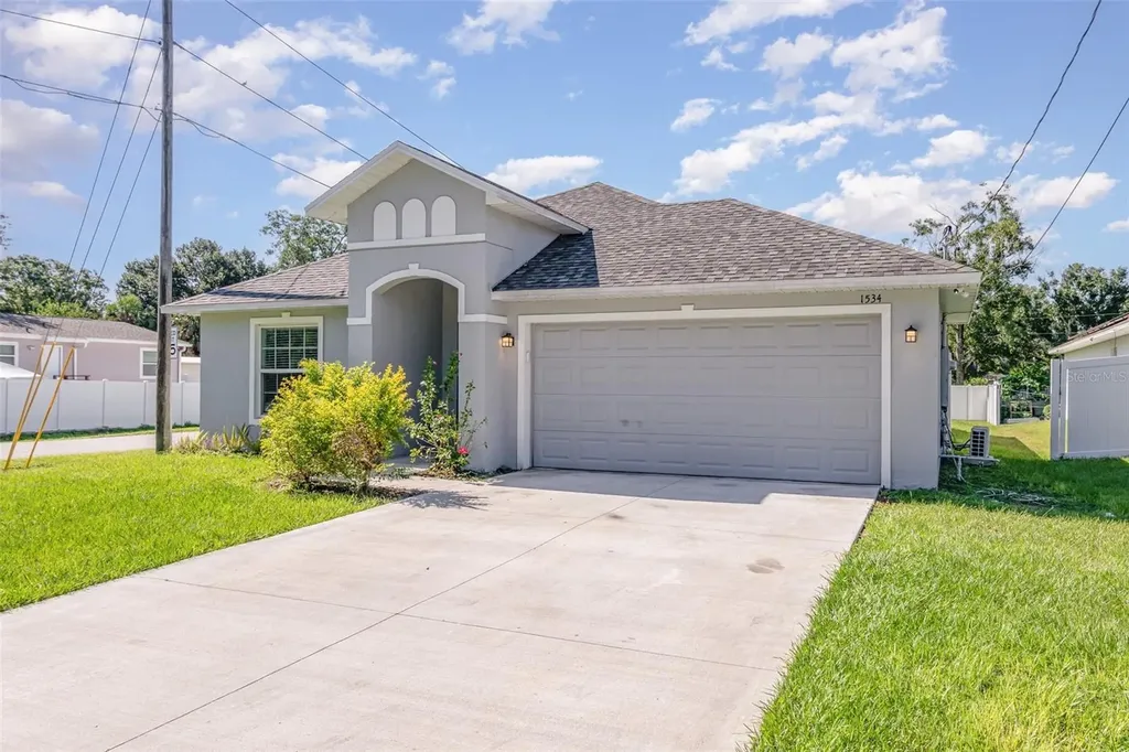 1534 Pine Street Orlando FL 32824