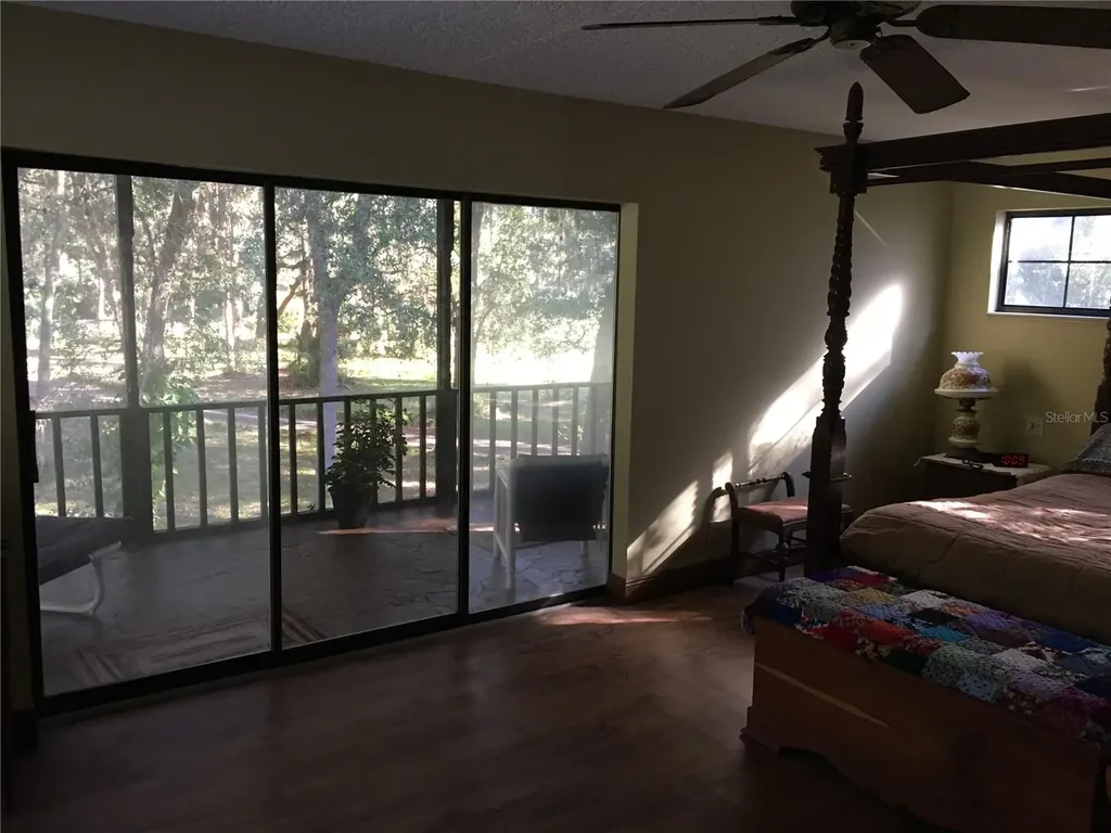 2436 Cr 416n Lake Panasoffkee FL 33538