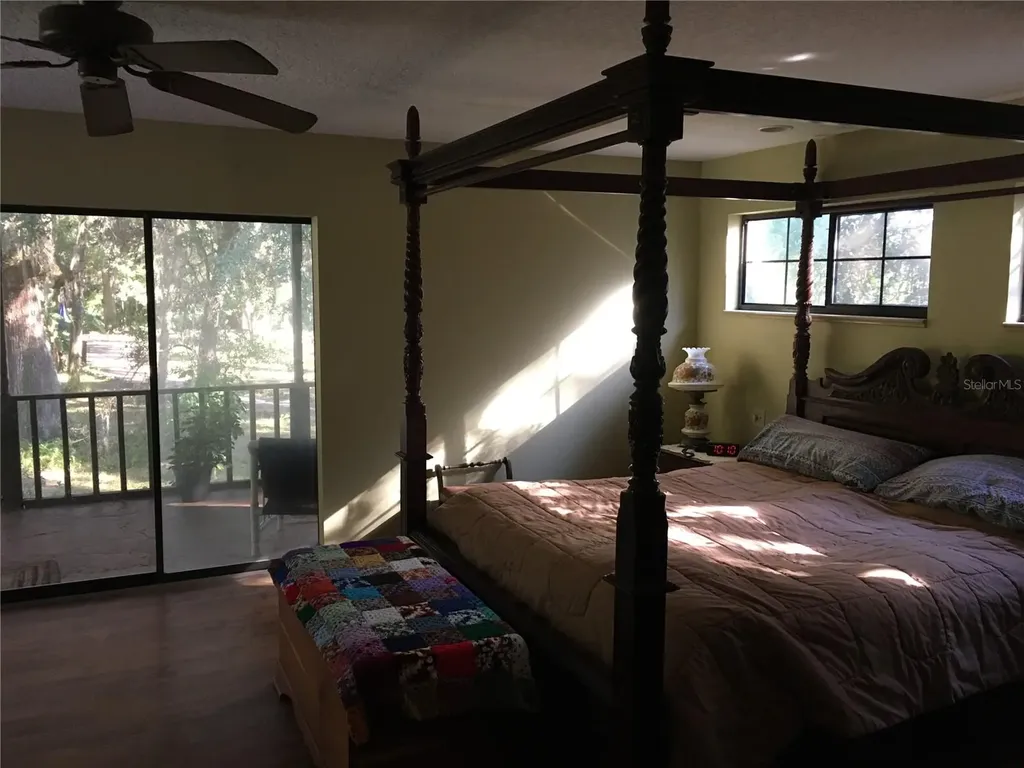 2436 Cr 416n Lake Panasoffkee FL 33538