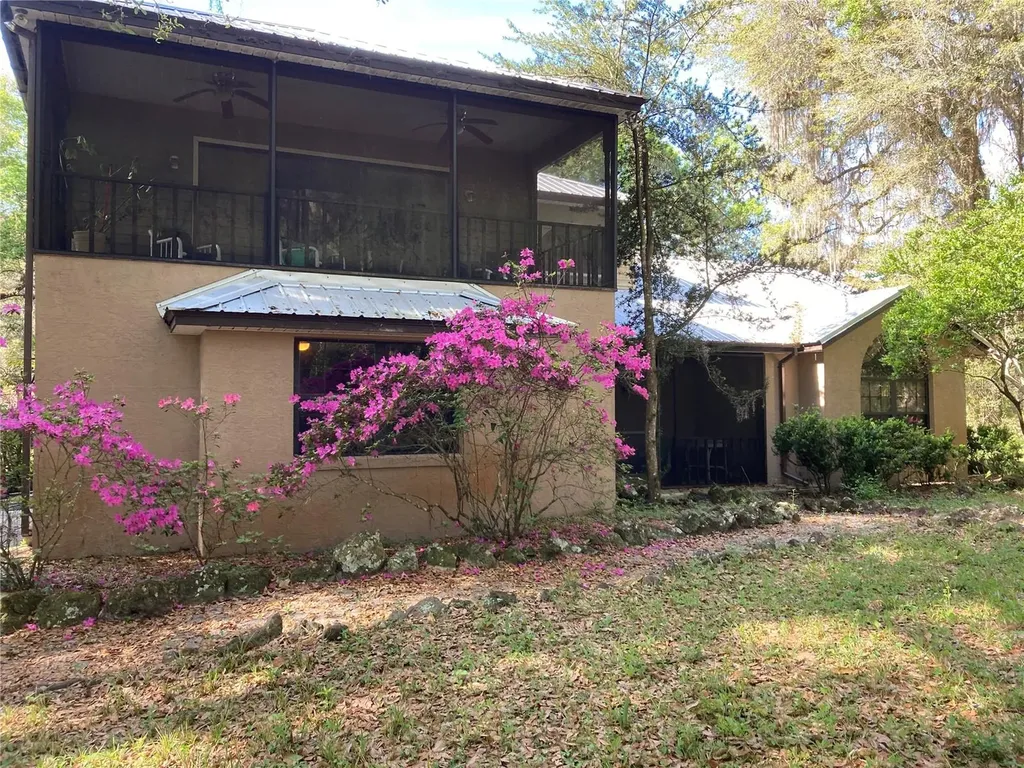 2436 Cr 416n Lake Panasoffkee FL 33538